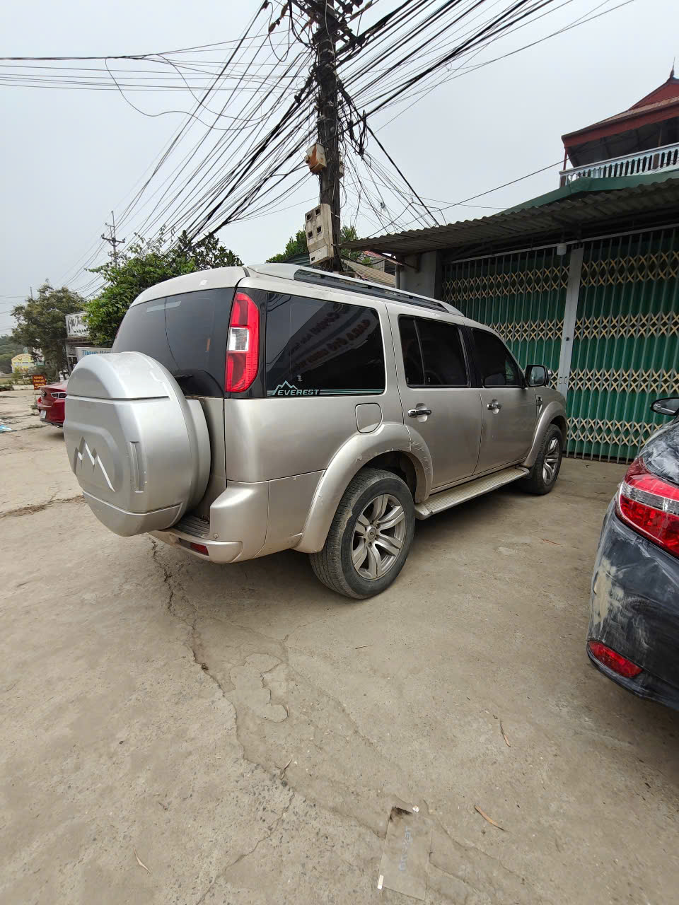 Thanh lý ô tô con 7 chỗ - Ford Everest